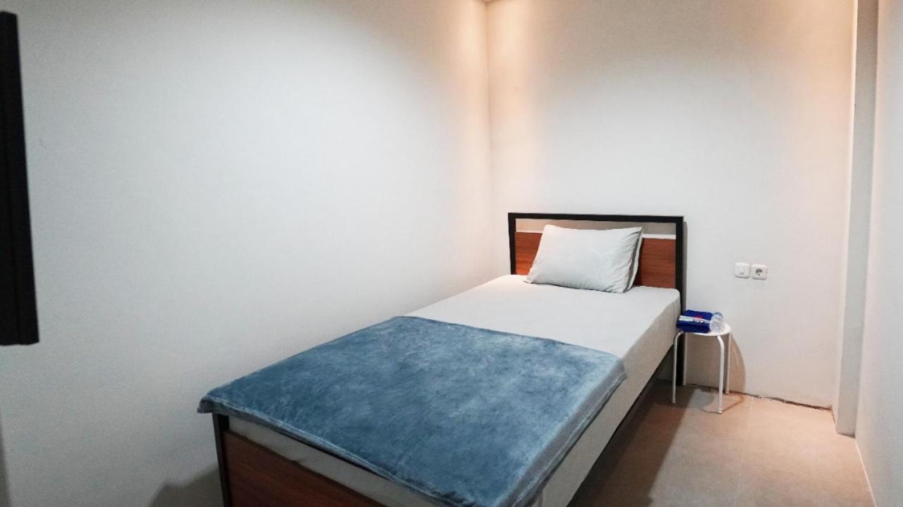 Hostel 18 Pasangan Butuh Surat Nikah Бандунг Экстерьер фото