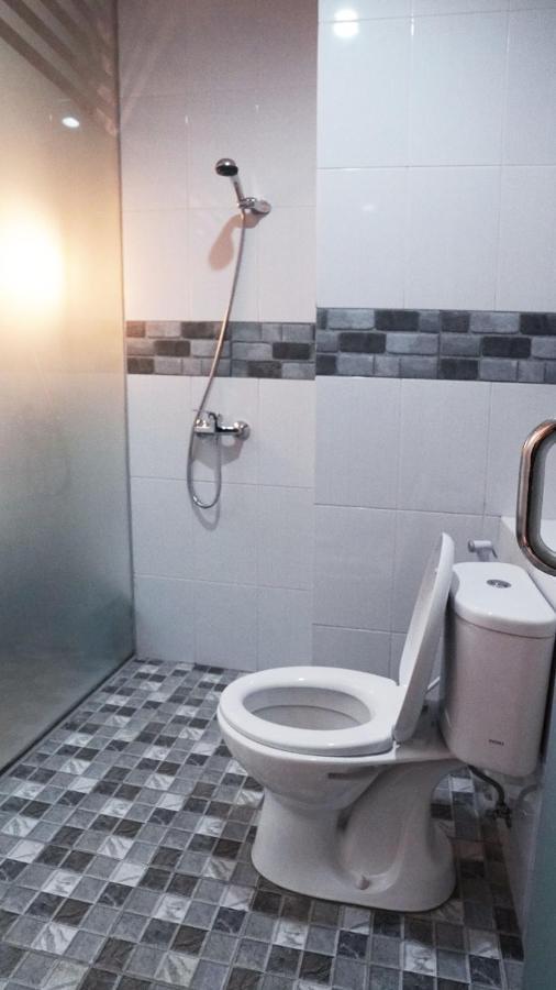 Hostel 18 Pasangan Butuh Surat Nikah Бандунг Экстерьер фото